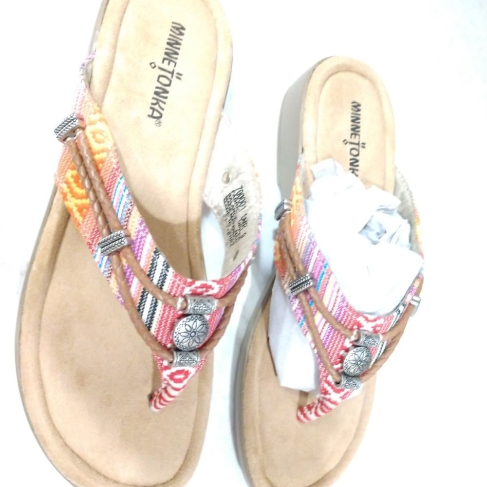 Minnetonka Silverthorne Sunrise thong sandals 9